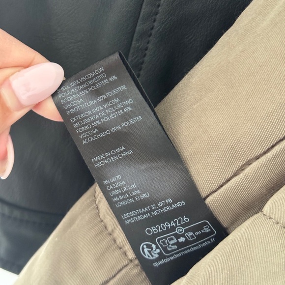 FREE PEOPLE NEW Vinny Vegan Black Bomber L - Picture 7 of 9